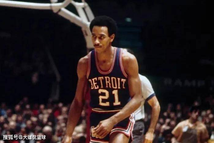 同时保持自 同时保持自